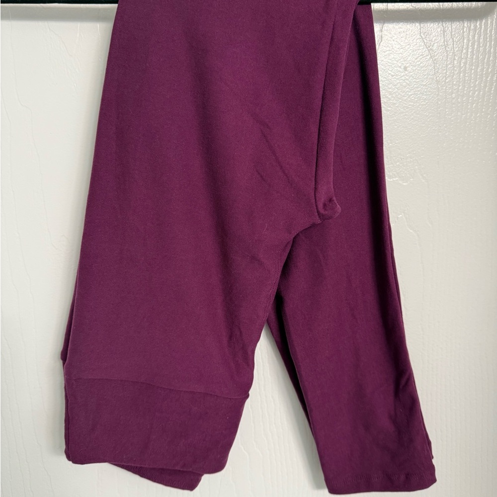 LuLaRoe Leggings in Rich Plum (OS)